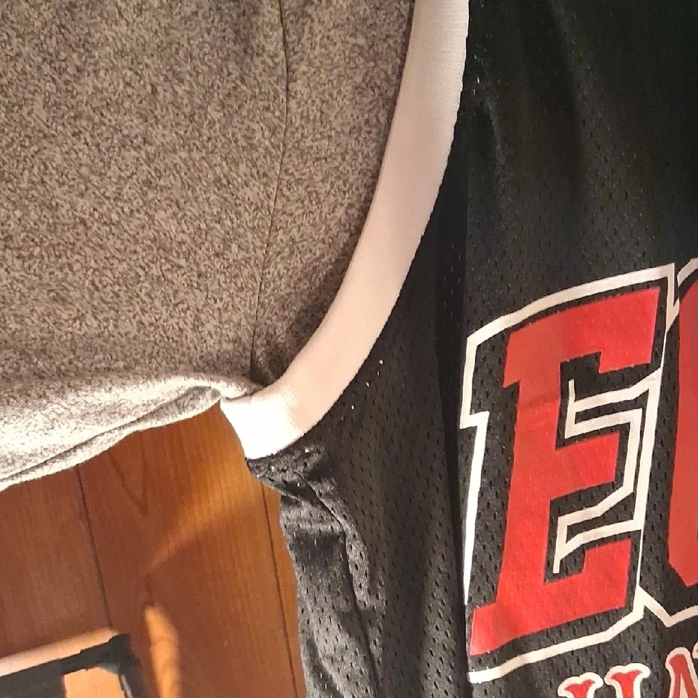 Ecko Unltd Black & Gray Hooded Mesh Tank - Picture 5 of 11